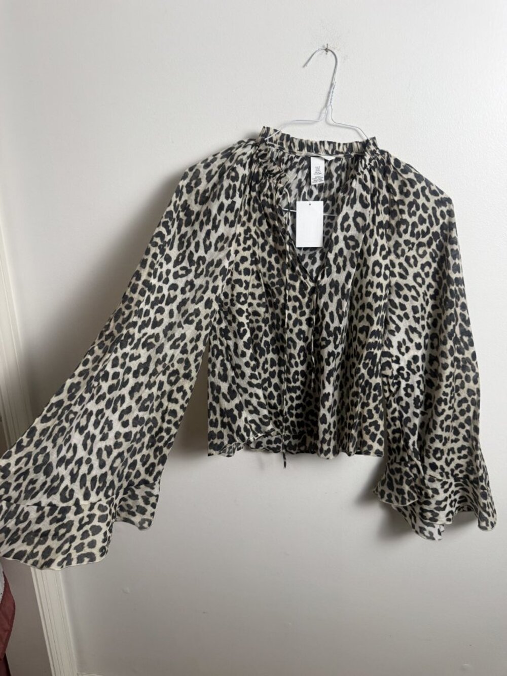 H&M Leopard Print Peasant Blouse Size XS – NEW WITH TAGS, Bell Sleeve Boho Top